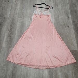 Vtg. Pink Slip White Lace  International Ladies' Garment Workers' Union (ILGWU